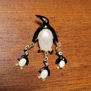 Vintage Penguin Brooch with 3 dangling babies